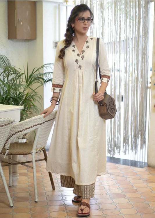 Women Pure Cotton Kurta And Pant Set