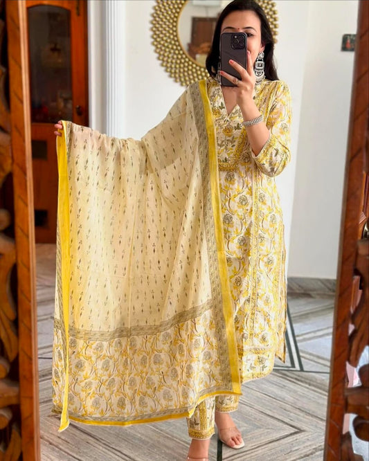 Women Kurta ,Pant And Dupatta Set (Yellow)