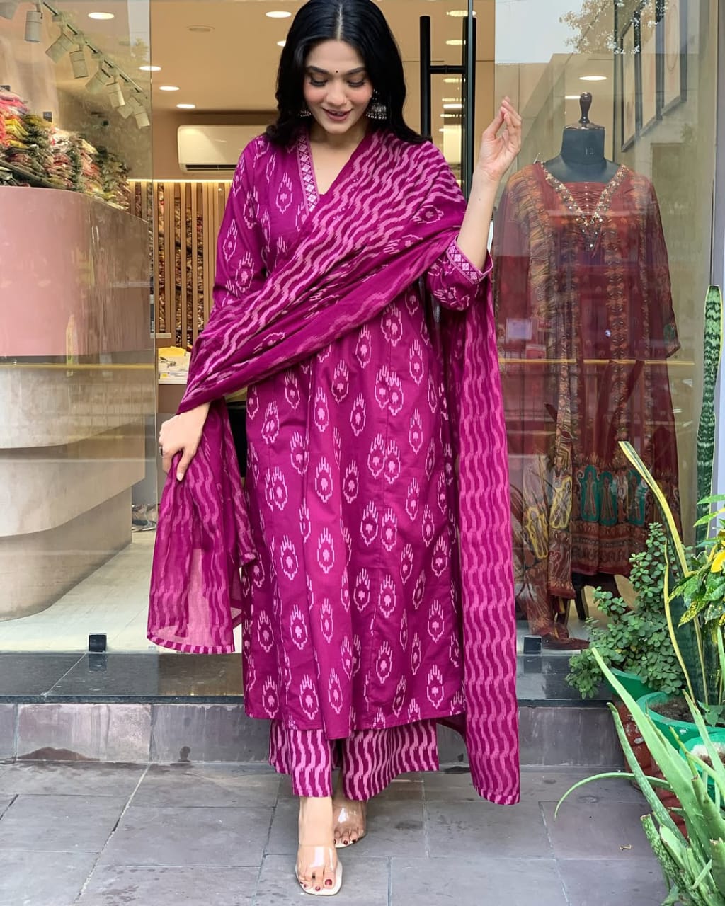 Beautiful Cotton Fabric Kurti Pant With Malmal Dupatta