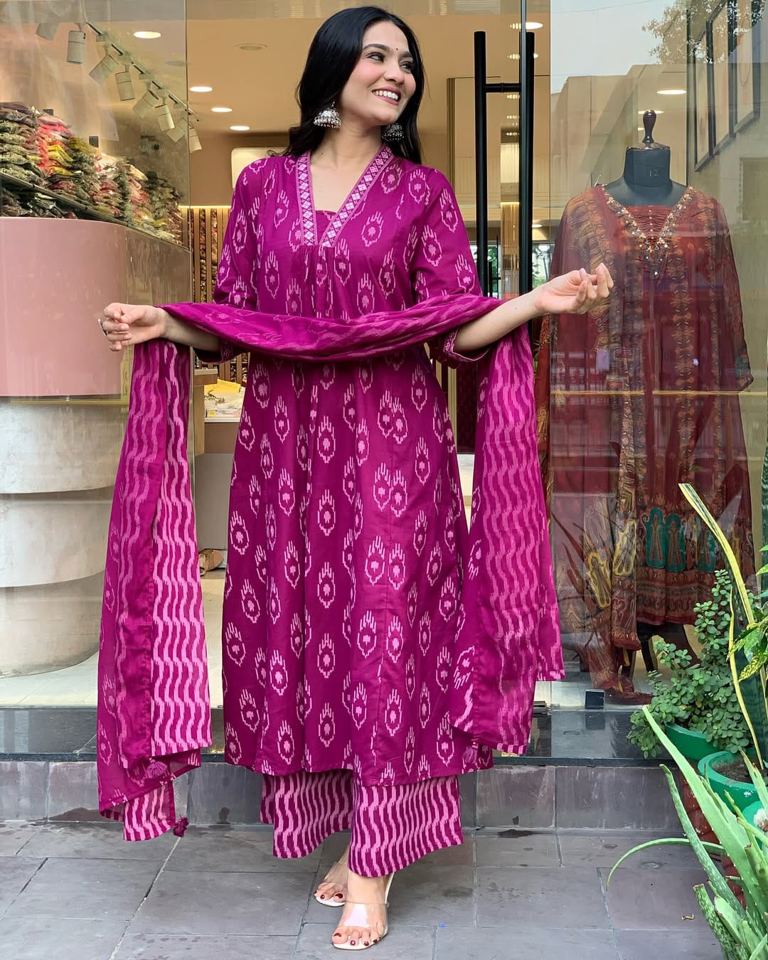 Beautiful Cotton Fabric Kurti Pant With Malmal Dupatta