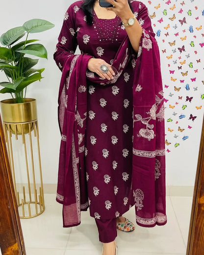 Maroon Designer V-Neck Block Pattern Kurti Pant & Dupatta Set