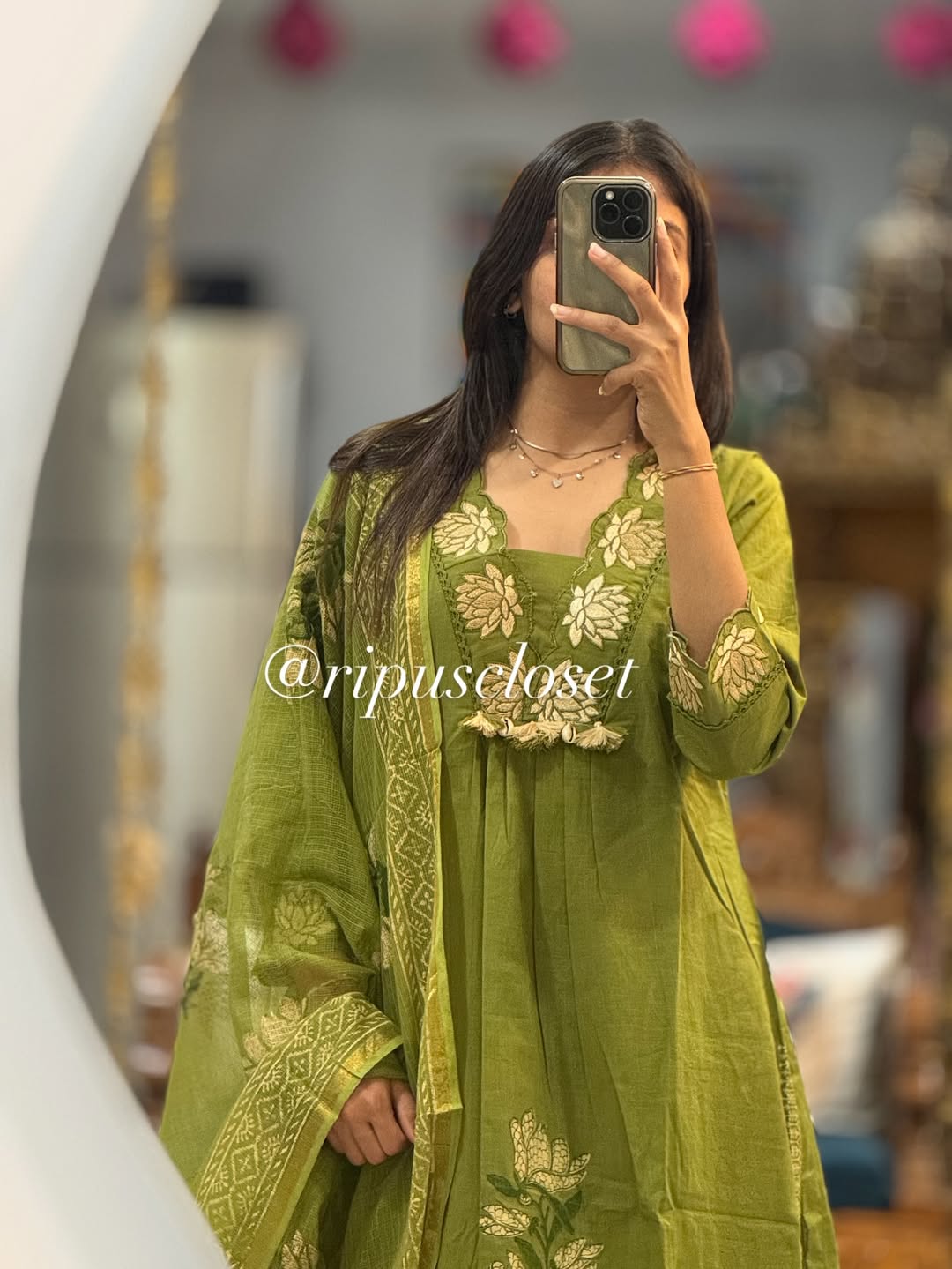 Green Elegant Floral Embroidered Kurta Set with Dupatta